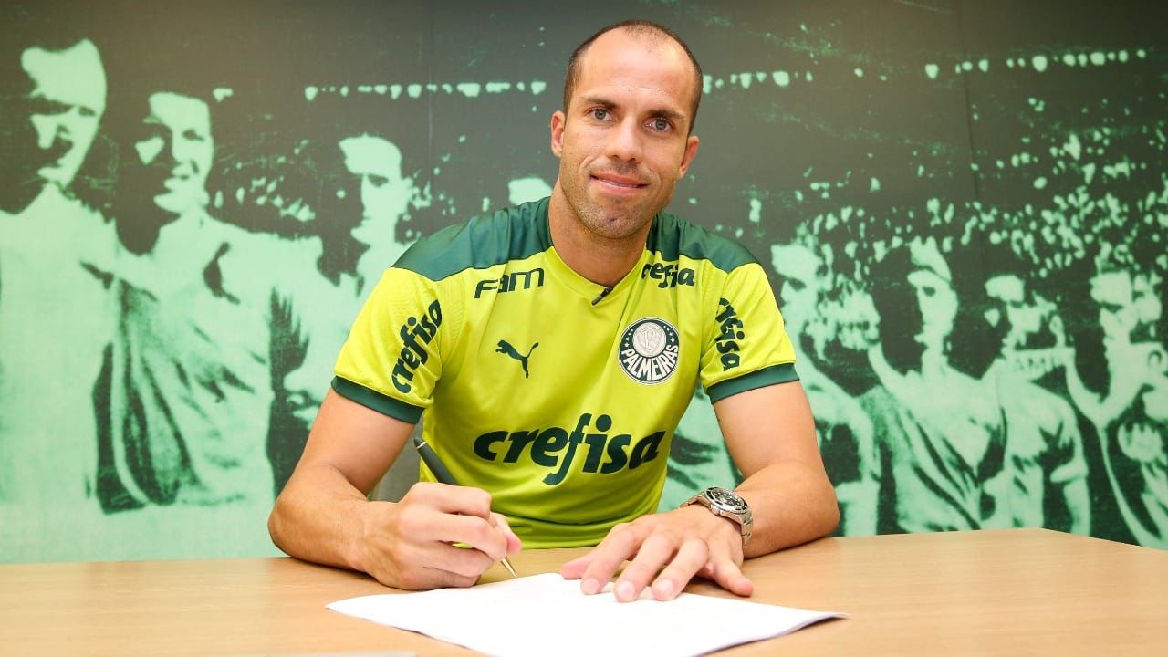Últimas do Inter: Lomba anunciado no Palmeiras, Aguirre fora do Uruguai, promessa de Yuri Alberto e saída de dois jogadores Inter