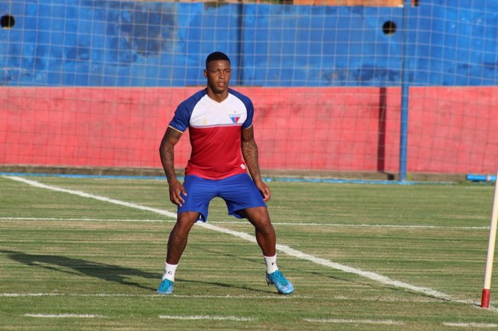 Tempo de contrato e valores totais da transferência: Inter encaminha a contratação do atacante David, do Fortaleza David