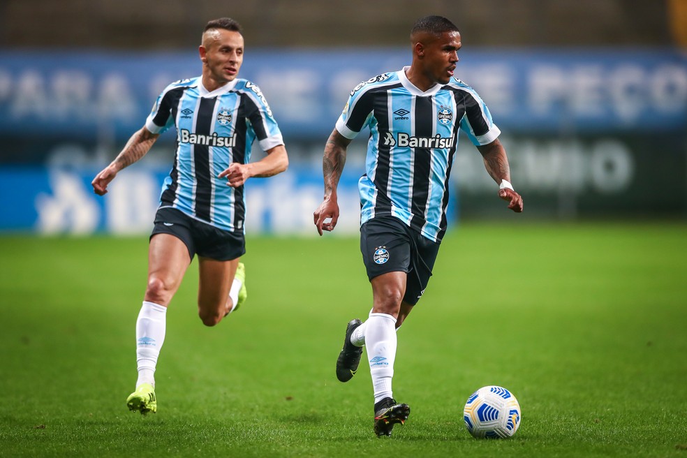 Douglas Costa