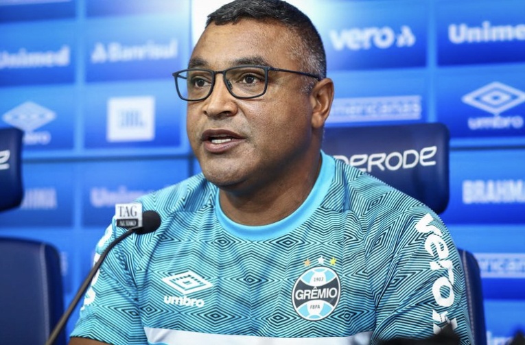 Ex-dirigente do Grêmio se preocupa e admite que Roger terá muito trabalho pela frente: "Nos resta torcer" 0AFCB38B-8B59-4225-9235-E8C54061A7EF