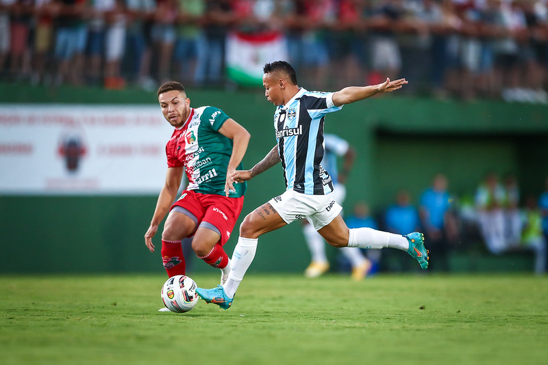 Atuação do Grêmio em derrota para o União Frederiquense assusta torcida e imprensa: "Vergonhoso" Grêmio