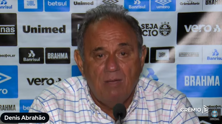 Abrahão lamenta lesão de Ferreira, admite "visita" ao árbitro e diz que bandeirinha provocou Nicolas Abrahão
