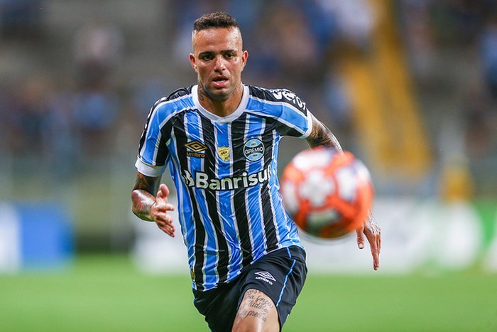 "Te mexe": jornalista acredita que direção do Grêmio deveria ter disputado contratação de Luan com o Santos Luan