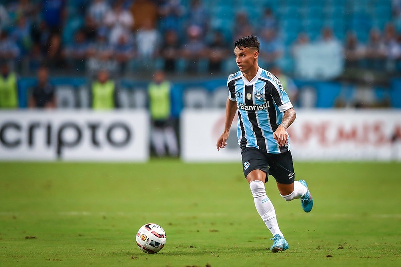 Após ficar sem Ferreira, Grêmio também perde lateral titular por lesão muscular; time vai mudar no sábado Grêmio