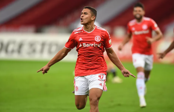 Agora no Bahia, Caio Vidal apimenta rivalidade Gre-Nal com declaração antes de duelo com o Grêmio Caio Vidal - Grêmio - Inter