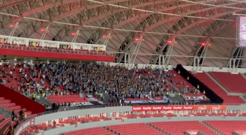 Após novo episódio no Gre-Nal, Grêmio publica comunicado repudiando atos racistas: "Somos um clube de todos" Cântico