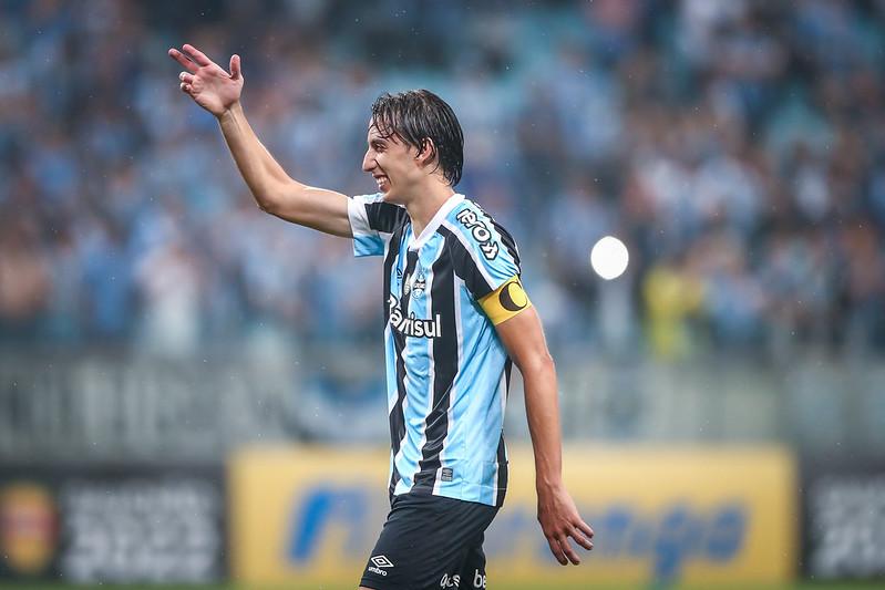 Destaque contra o Náutico: entenda o que falta para Geromel renovar oficialmente o contrato com o Grêmio Geromel