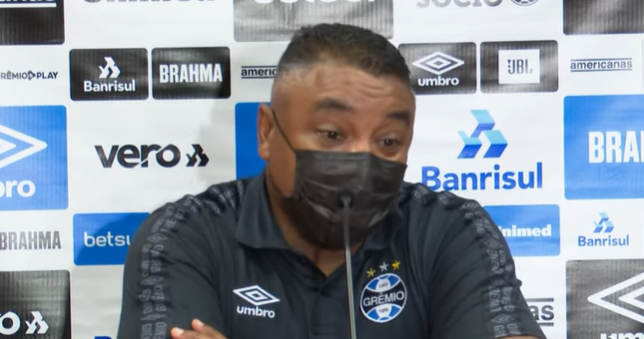 Roger reclama de impaciência da torcida em derrota do Grêmio na Arena: "Eu me senti como visitante" Roger