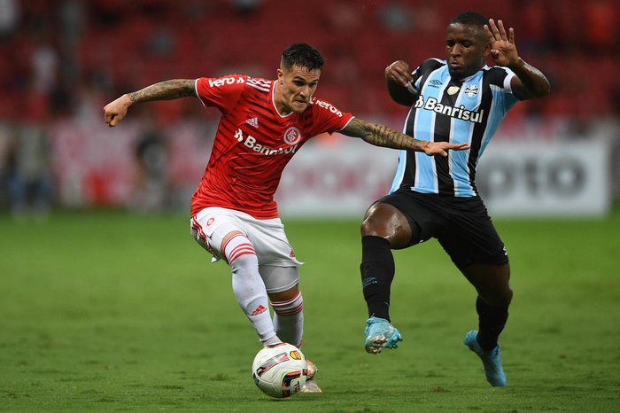 Últimas do Inter: carinho de Fabricio Bustos, declarações de Mikael e jogador já escalado Bustos