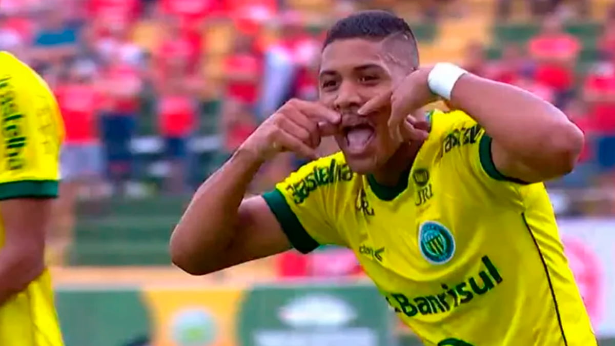 Artilheiro do Gauchão, Erick mira "jogo perfeito" contra o Grêmio e projeta ida ao Vasco: "Equipe imensa" Erick