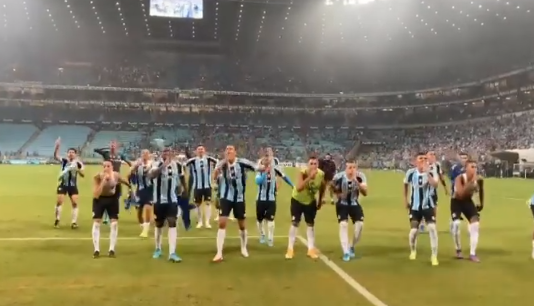 Além da provocação de Diego Souza, jogadores do Grêmio também fizeram "1 minuto de silêncio"; assista Grêmio