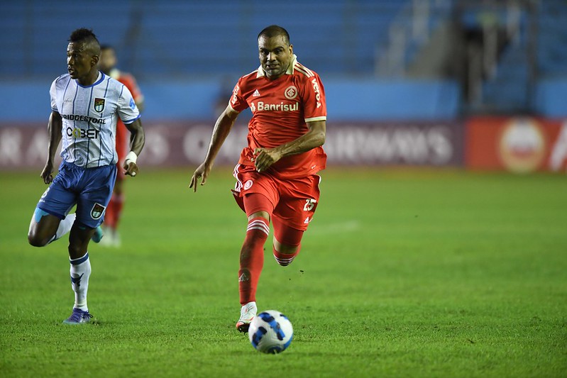 Gabriel Mercado comenta experiência atuando pelo lado esquerdo; Medina diz que ideia era reforçar jogo aéreo Mercado