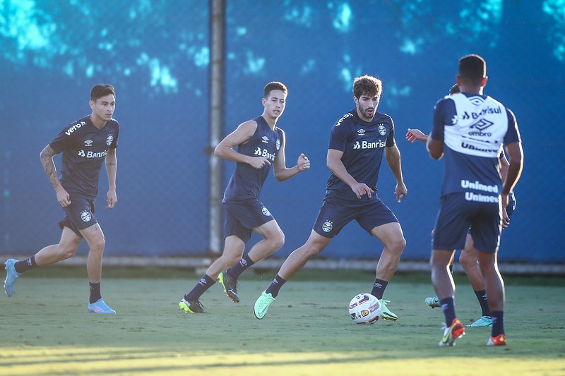 Sem Diego Souza e com novidades no banco, veja provável Grêmio, horário e transmissão contra a Chapecoense Grêmio