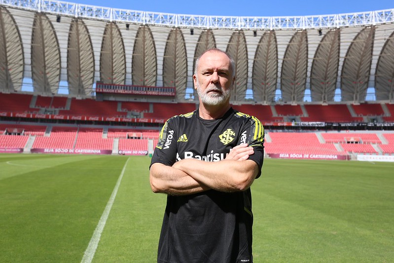 Mano Menezes