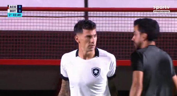 Na estreia de Cuesta, goleiro do Botafogo leva frango e Saravia ajuda a buscar o empate no apagar das luzes Cuesta