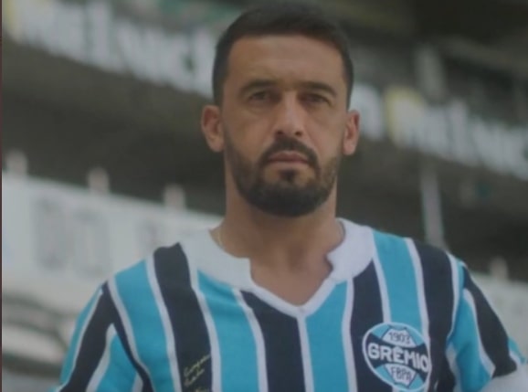 Vídeo motivacional do Grêmio para a Série B tem camisa retrô e presenças de Geromel e Edilson: "Poder de superação" Edilson