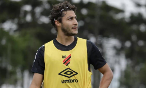 Forte pressão da torcida pode fazer direção do Inter recuar na contratação do lateral-direito Marcinho Marcinho