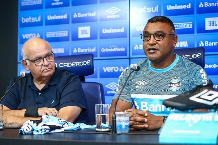Dirigente do Grêmio vê Roger "repetindo" anos 90 e elogia janela do clube: "Fizemos boas contratações" Grêmio