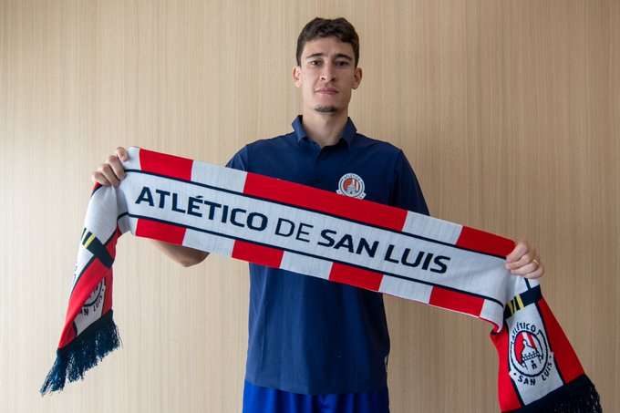 Rodrigo Dourado chega ao México, assina com o San Luis por três anos e fala pela primeira vez após sair do Inter Dourado