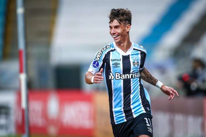 Mais problemas: Grêmio confirma nova lesão muscular e Ferreira só deve voltar em reta final da Série B Ferreira Flamengo