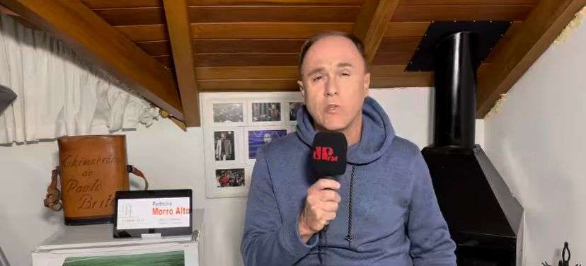 "Vencedores e batalhadores": o elogio de Paulo Brito para dois jogadores do Inter após vitória no Beira-Rio Paulo Brito