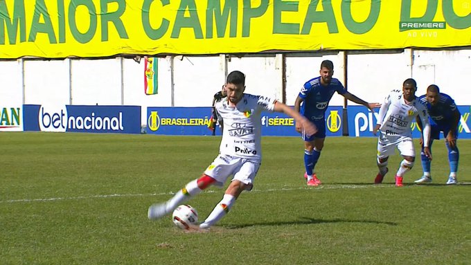 Rodada da Série B tem pênalti bizarro, crescimento do Bahia e queda de posição do Grêmio Série B