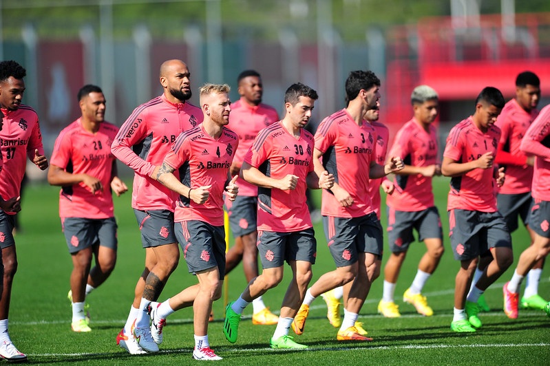 Após Mano Menezes: os quatro jogadores do Inter bem próximos da renovação segundo a direção colorada INTER TREINO