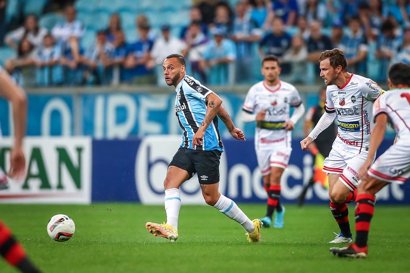 Após viralizar com crítica feita ao Cruzeiro, jornalista diz que o time do Grêmio é podre: "Que coisa horrível" Grêmio