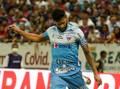 Ex-Grêmio comemora estádio cheio e vê "um passo a mais" para o Fortaleza buscar a vitória contra o Inter Juninho