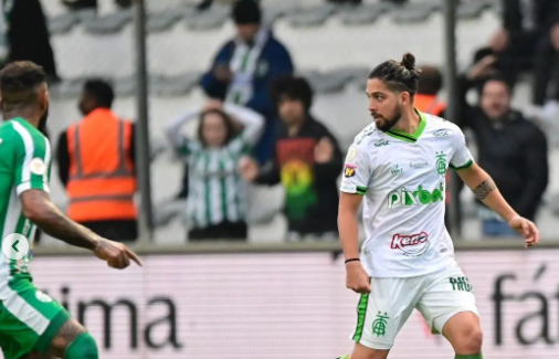 Flávio? A curiosa gafe que o ex-meia gremista Martín Benítez passou em seu segundo jogo pelo América-MG Benítez