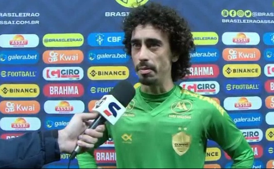 Valdívia diz que Cuiabá foi prejudicado em derrota para o Inter e vê pênalti de Edenilson: "Eu nem encostei" Valdívia