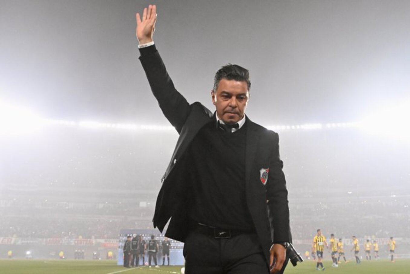 Gallardo se despede do River Plate com "agradecimento" de jogador por ter invadido vestiário contra o Grêmio Gallardo Marcelo River