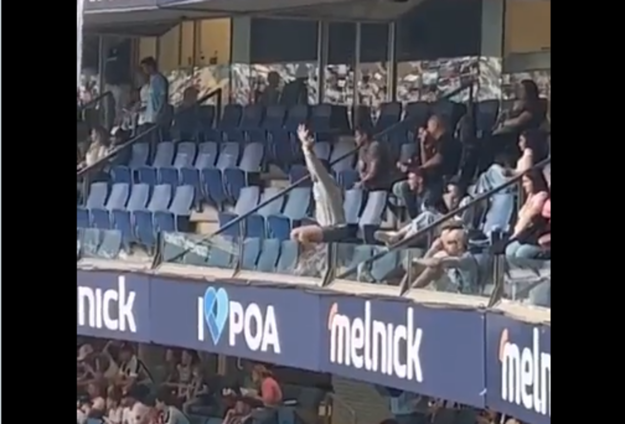 Em novo vídeo, Kannemann aparece na arquibancada furioso com o árbitro de Grêmio x Bahia; assista Kannemann