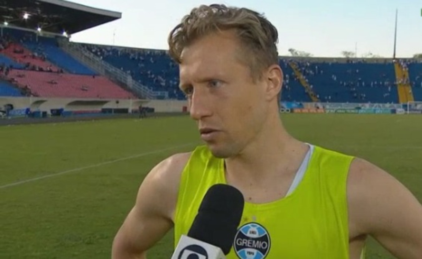 Lucas Leiva admite frustração por empate e avalia principal erro cometido pelo Grêmio contra o Londrina Lucas Leiva