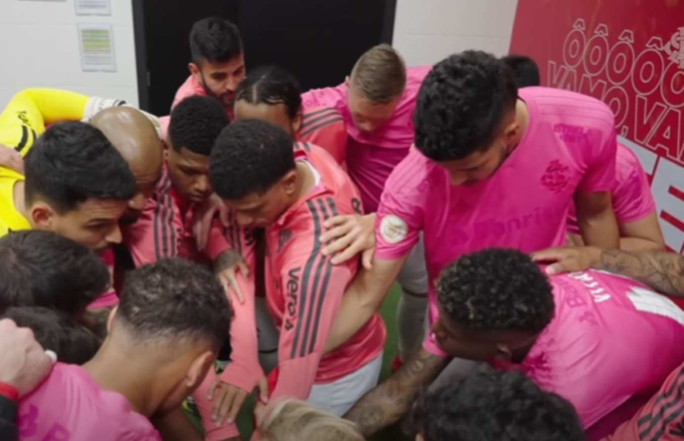 "Obrigação nossa": um raro discurso de Rodrigo Moledo aos colegas antes de partida do Inter Moledo