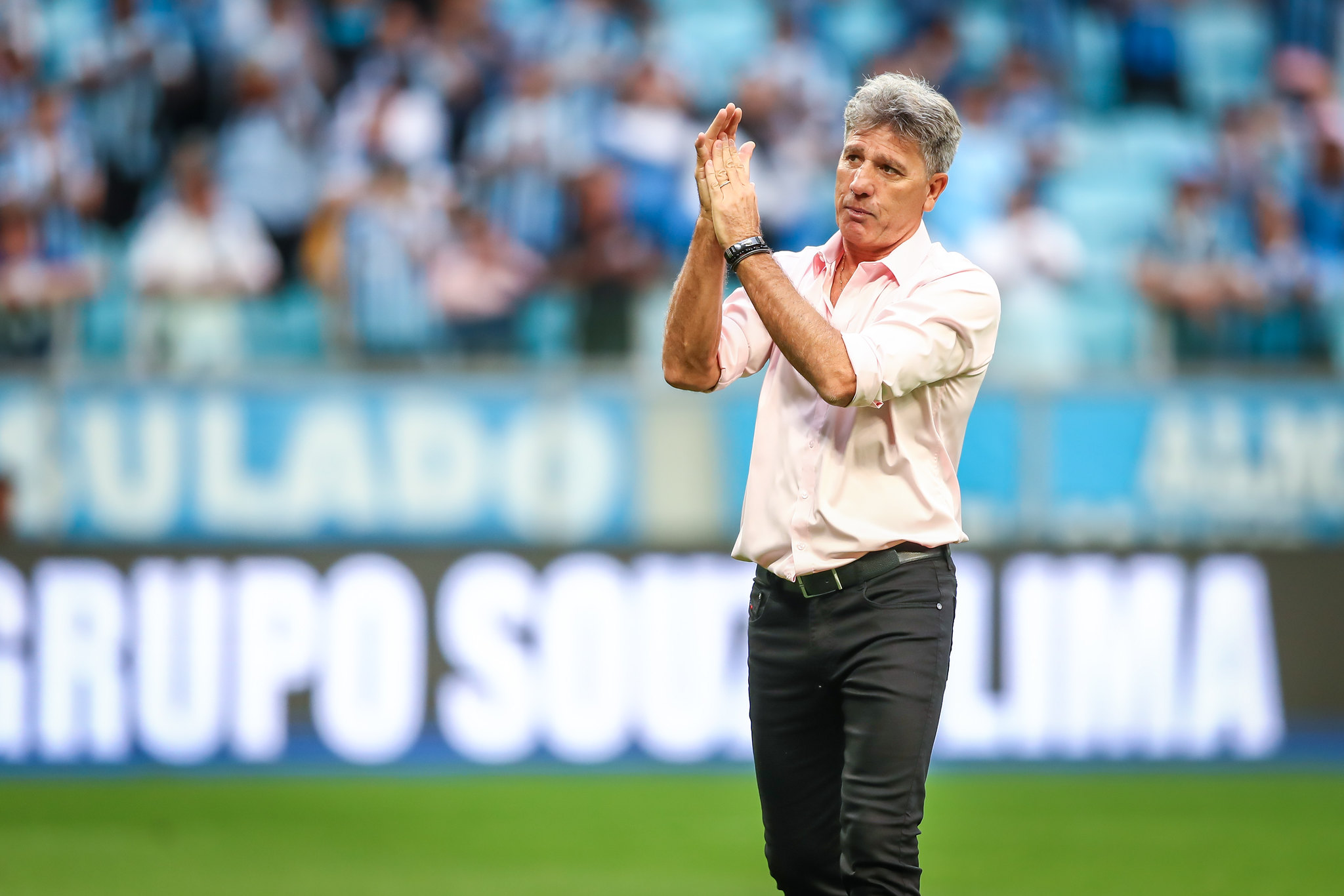 Renato se diz "arrepiado" por acesso e lembra que "amadores" derrubaram o Grêmio: "Agora é fazer time forte" Renato Portaluppi - Grêmio