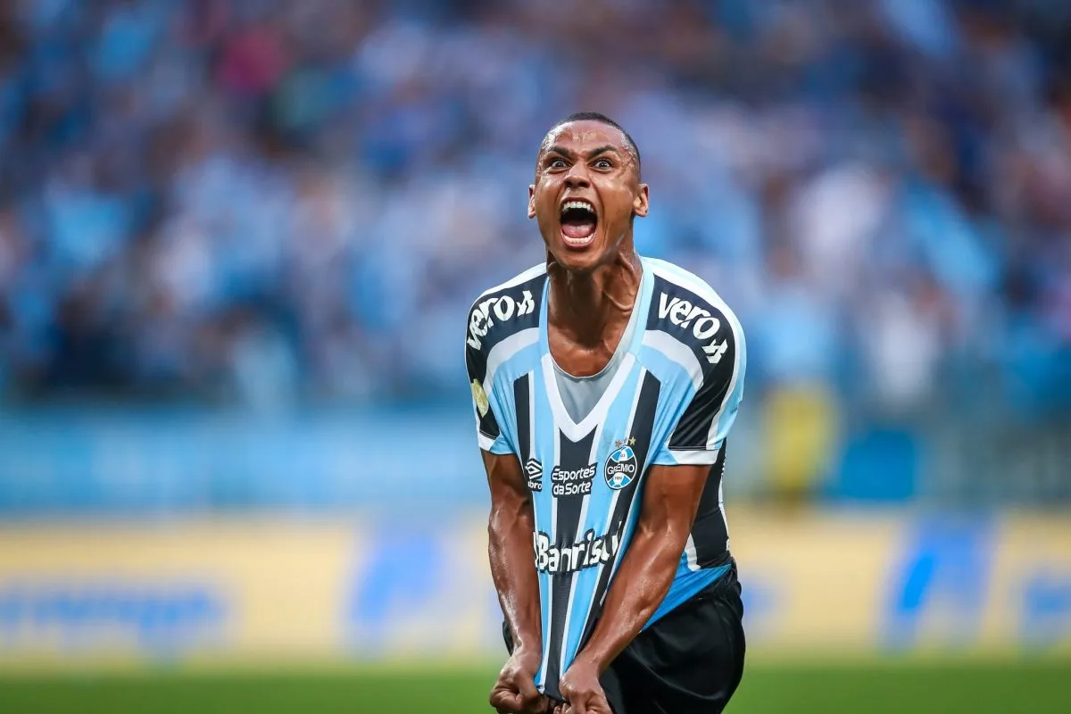 "Renato nos chamou na sala e...": em fase artilheira, Bruno Alves revela "divisor de águas" da classificação Renato