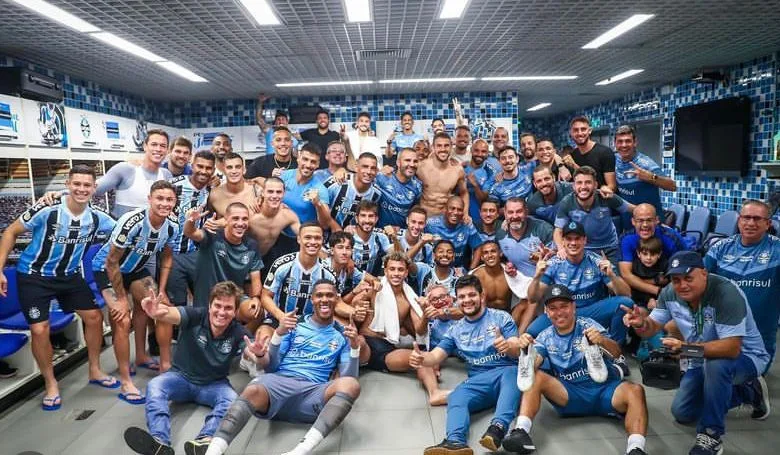Qual foi a resposta do perfil oficial do Grêmio ao presidente do Ypiranga após a vitória na Arena Grêmio