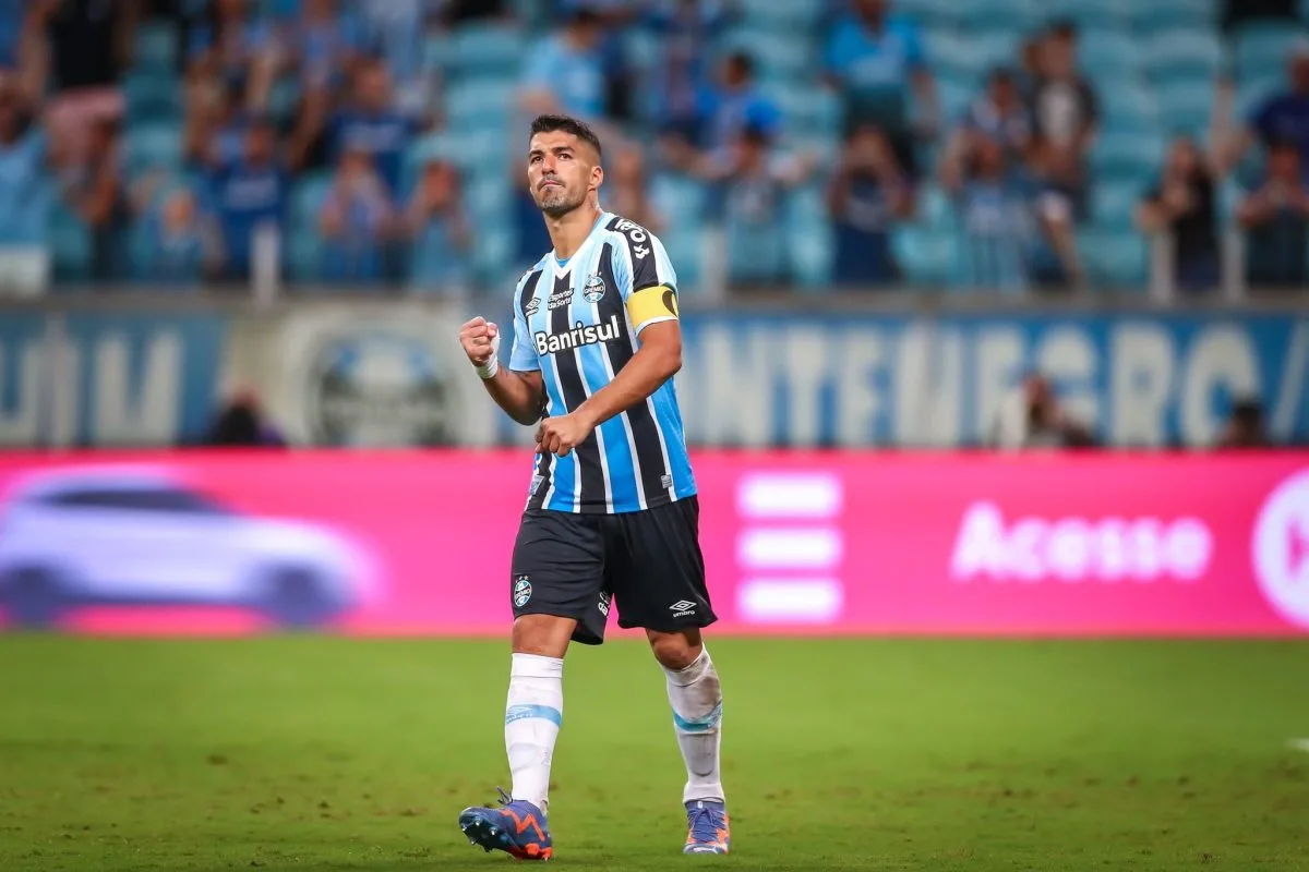 Grêmio segue com Suárez