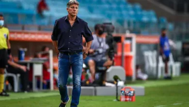 Após classificação, Renato vê Thaciano como "um baita jogador" e critica vaias a Thiago Santos: "Não se faz" Renato