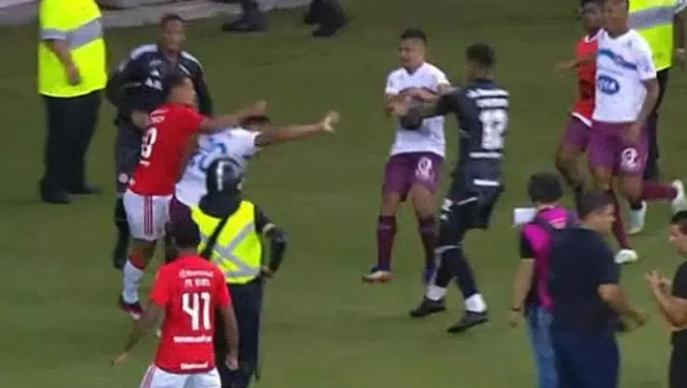 Após denúncia, saiba as possíveis punições ao Inter por conta da briga generalizada contra o Caxias Inter