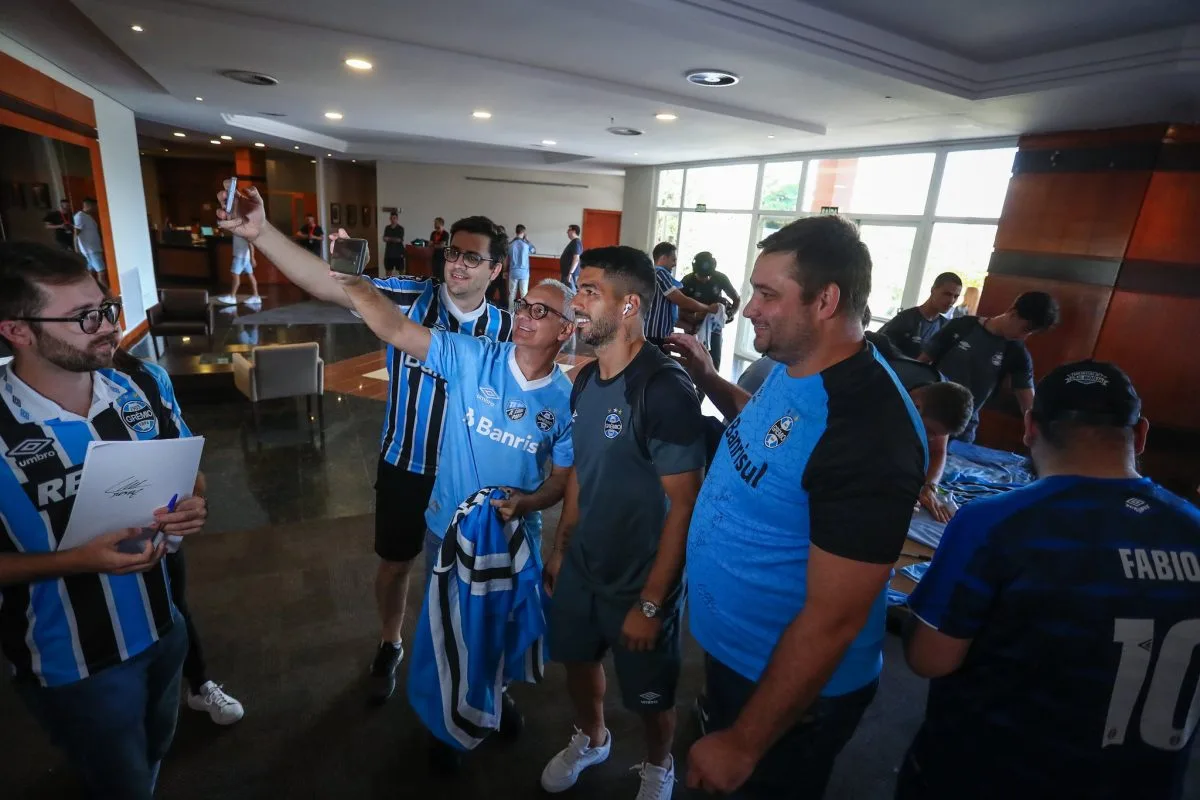 Antes da final: Grêmio enfrenta foguetório no hotel e FGF confirma VAR em todo o Gauchão de 2024 Grêmio