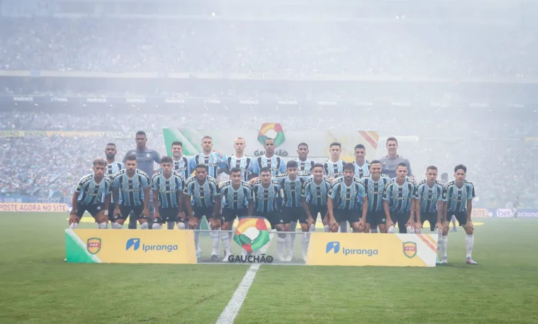 Suposta nova camisa oficial do Grêmio para a temporada de 2023 vaza na web; veja imagens e detalhes Grêmio