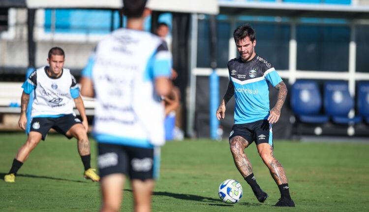 Nathan troca de número com Luan no Grêmio