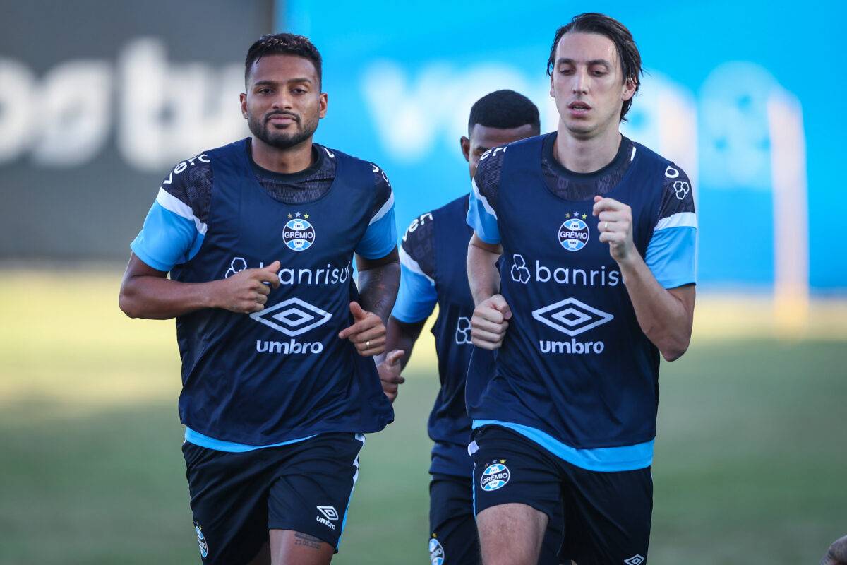 Sobre as recuperações de Pepê, Fábio e Felipe Carballo visando o retorno ao time do Grêmio