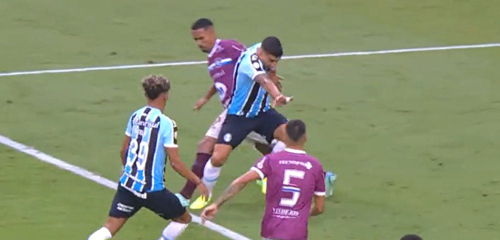 Caxias e Inter empatam em jogo marcado por pênalti perdido e gol contra -  18/03/2023 - UOL Esporte