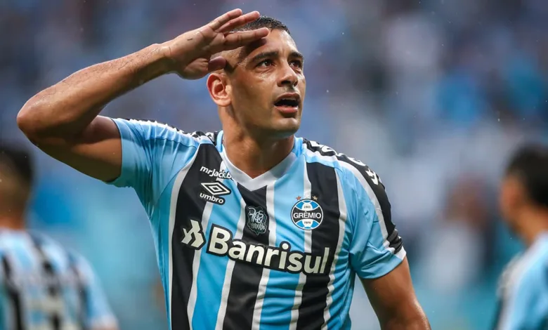 Diego Souza elogiou Renato, do Grêmio e Fernando Diniz, do Fluminense