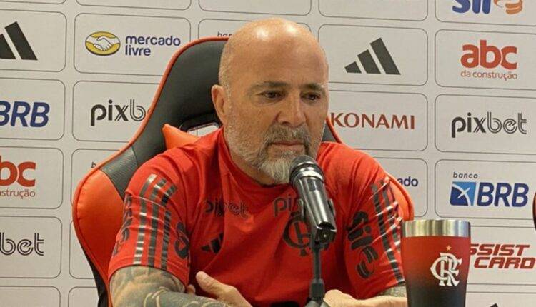 Jorge Sampaoli concede entrevista coletiva para a imprensa após jogo do Flamengo e agora pega o Grêmio