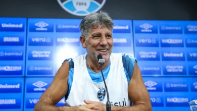 Vídeo - Renato "protesta" contra os seus jogadores em treino e diz que "a aula é de graça" Grêmio segue com Renato