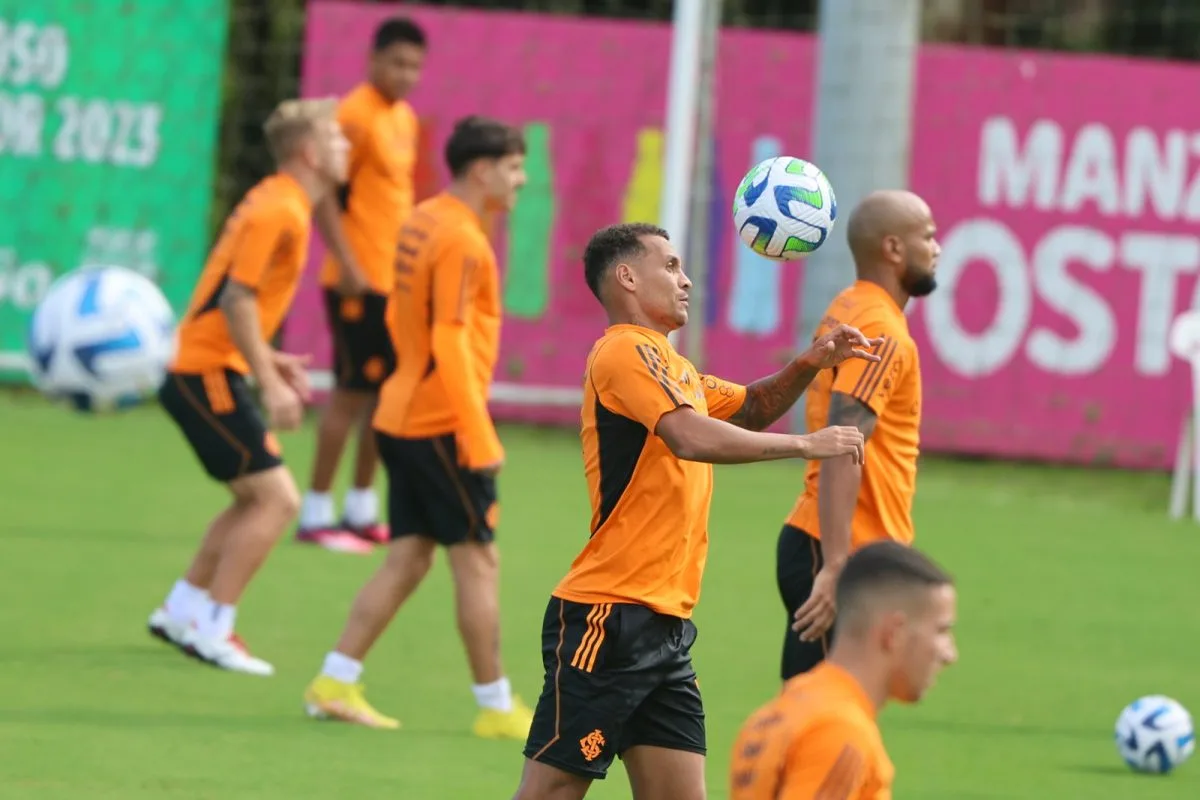 Com desfalques, Inter pode improvisar e mudar sistema contra o CSA; veja provável time e onde assistir Inter